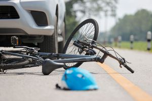 ACCIDENT pe drumul Arad – Curtici. Biciclist LOVIT de MAȘINĂ