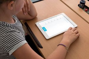 Donaţii pentru achiziţionarea de tablete pentru elevii de clasa a VIII-a, în cadrul ...