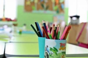 Aproape 18.000 de locuri în grădiniţele din Timiş pentru anul şcolar următor. Începe reînscrierea online