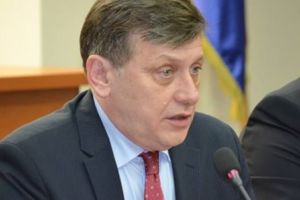 EXCLUSIV/ Crin Antonescu, primul pe lista PNL la alegerile europarlamentare