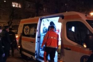 Anchetă într-o comunitate de rromi din Prahova. Opt suspecţi de COVID-19, internaţi la spitalul CF din Ploieşti