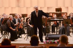 Filarmonica Braşov marchează 142 de ani de continuitate artistică printr-un concert LIVE