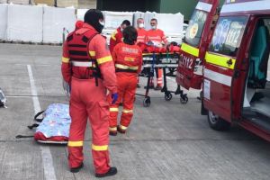 Accident de munca la Colceag. Un muncitor, ranit grav dupa ce si-a prins picioarele intr-un utilaj. A fost preluat de elicopterul SMURD si dus la Bucuresti