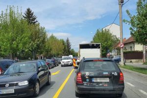 VIDEO FOTO: Trafic bară la bară în Sibiu – Închiderea circulaţiei pe Calea Cisnădiei dă bătăi de cap şoferilor
