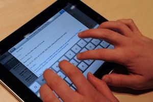 150 de milioane de lei pentru dispozitive necesare copiilor din mediile dezavantajate: Proiect de Hotărâre de Guvern