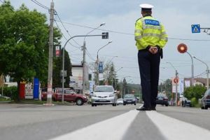 Sancţiuni drastice aplicate de poliţişti celor care efectuează lucrări pe partea carosabilă a DN 24D