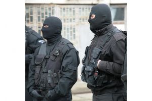 Droguri din China Mai multe persoane din Piata Chiliei, aflate in arest preventiv, cer sa fie eliberate 