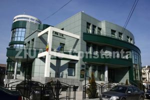 S-a tras cu arma la Ciresica pentru prinderea unui tanar care vindea droguri 