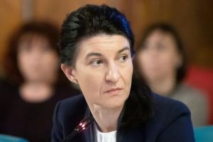 ȘTIREA SERII Statul promite să susţină o parte din salariul brut din sectorul privat