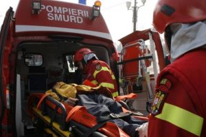 Muncitor prins sub un buldoexcavator în timp ce lucra la reabilitarea şcolii din localitatea timişeană Ohaba Forgaci