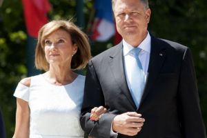 Detalii neştiute! Totul despre relaţia preşedintelui Klaus Iohannis cu Carmen