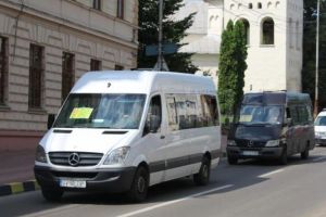 Oamenii nu au cu ce ajunge la muncă în Suceava din cauză că transportul public este ...