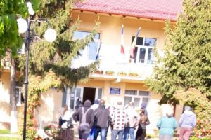 Scandal la Bosanci între primar şi un grup de localnici. ...