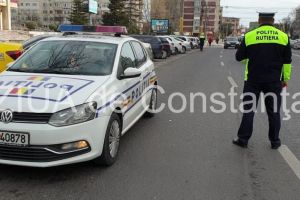 Tanar de 16 ani fara permis, depistat conducand un moped neinmatriculat, in judetul Constanta