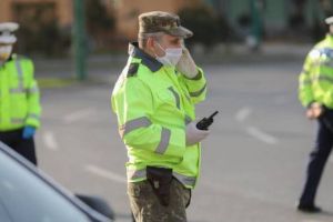 Cum fentează ,,descurcăreţii” restricţiile în Satu Mare. La plimbare cu adeverinţe false