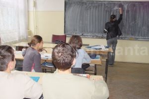 centrulnatura.ro: GATA CU PROFESORII 