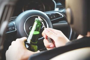 Șofer depistat în trafic conducând sub influenţa băuturilor alcoolice