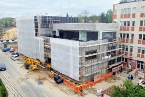 Au ridicat clădirea. Extinderea Unităţii de Primiri Urgenţe de la Spitalul Judeţean a fost realizată în proporţie de 65% (FOTO)