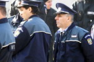 Marcel Vela a dat-o în bară cu salariile poliţiştilor locali. La Reşiţa, acestea sunt substanţial mai mici decât cele ale poliţiştilor din IPJ