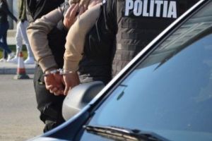 INCREDIBIL! Un mureşean scandalagiu are interdicţie să se apropie de mama sa!