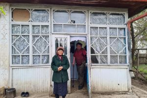 O bătrână şi fiul său din Botoşani trăiesc într-o sărăcie lucie. Apel pentru ajutorarea acestora