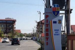 NOI TOTEMURI LA INTRAREA ÎN PITEŞTI
