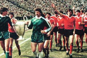 7 mai 1986: Steaua Bucureşti a câştigat Cupa Campionilor Europeni la fotbal. ”Eroul de la Sevilla”, Helmuth Duckadam a apărat patru lovituri de departajare