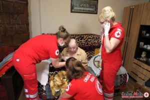 FOTO| Îngrijiri medicale la domiciliu oferite de Crucea Roşie Română Filiala Alba în timp de pandemie COVID-19