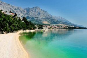 O ţară europeană anunţă deschiderea litoralului în măsuri de siguranţă