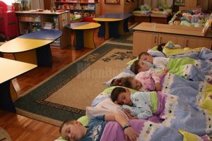 Din acest an, învăţământul obligatoriu începe de la cinci ani, cu grupa mare de grădiniţă