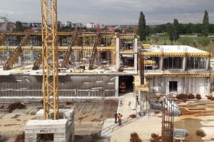Lucrările de construire a noii săli polivalente au fost realizate în proporţie de 40% (FOTO)