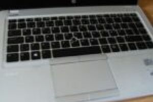 Laptopuri pentru elevi în loc de rugă într-o localitate din Timiş