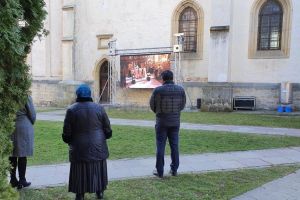 Slujbele religioase ar putea să aibă loc în afara bisericilor, în aer liber