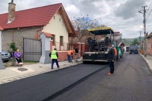 Continuă investiţiile în infrastructură la Sebeş: Lucrări de modernizare pe patru străzi din municipiu şi din localităţile aparţinătoare