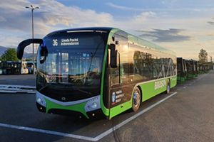 Primul autobuz electric, fabricat în Cehia, a ajuns la Braşov (Foto)