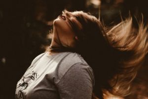 Horoscop weekend 8-10 mai. Racii au parte de iubire, Fecioarele trebuie să fie pregătite pentru o nouă poveste de iubire
