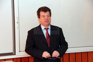 Virginel Iordache: Ministerul Educaţiei ignoră problemele reale din învăţământ şi se ...