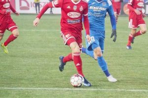 Nicolae Carnat, despre experienţa trăită în timpul pandemiei de coronavirus  “Aşteptarea a devenit istovitoare, e chiar un chin”, spune fotbalistul legitimat la Sepsi Sf. Gheorghe