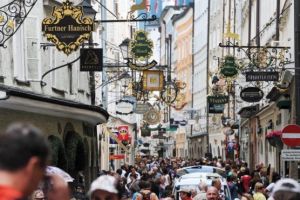 Pe modelul ţărilor baltice, românii ar putea avea un culoar pentru vacanţă în Europa, fără carantină. Pe unde am putea călători