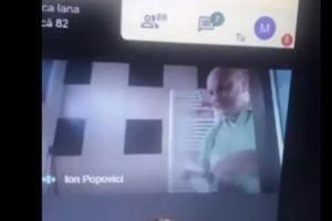 Cursuri online, din baie! Un profesor de facultate de Medicină îşi face nevoile în timp ce le predă studenţilor (VIDEO)