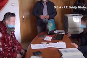 Ce a păţit un bărbat care i-a trimis prim-procurorului de la Parchetul Năsăud o mică atenţie într-un plic