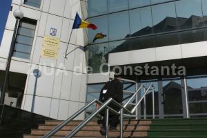 Prejudiciu total, peste 7 milioane de dolari  Un roman condamnat in SUA si transferat in Romania, la Poarta Alba, eliberat conditionat de Tribunalul Constanta 