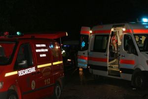 Accident rutier GRAV pe DN1R, în localitatea Bărăşti (Albac): Două autoturisme implicate şi o victimă încarcerată