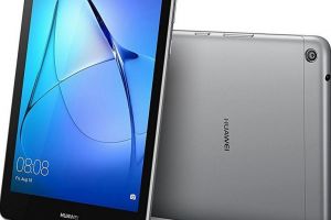 Jumătate de tabletă: Angajaţii Primăriei Oradea s-au certat pe... preţurile tabletelor achiziţionate pentru elevi