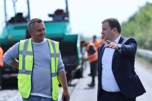 Asfalt nou pe un drum judeţean din Timiş. Lucrări de peste 3 milioane de lei
