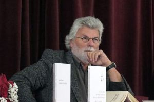 Scriitorul şi traducătorul francez Jean Poncet a primit titlul de cetăţean de onoare al municipiului Sebeş