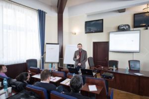 Editorial: Despre cei tăcuţi