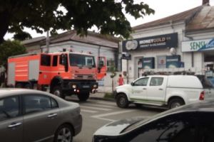 POMPIERII ISU AU INTERVENIT LA O FARMACIE