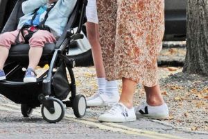 Copil de un an şi 6 luni ucis de căruciorul în care mama l-a pus să doarmă