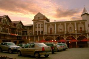 Tentativă de sinucidere la un hotel din Sibiu – Un bărbat în carantină a vrut să se arunce de la balcon